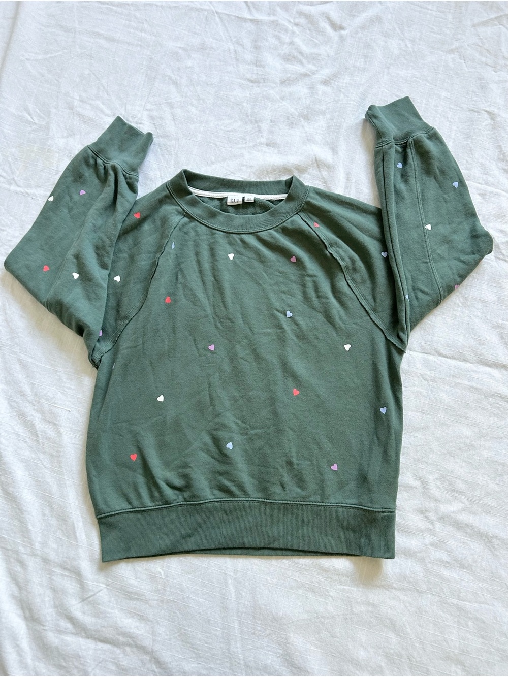 GAP Green Heart Print Sweatshirt Pullover Cozy Casual Crewneck Top
